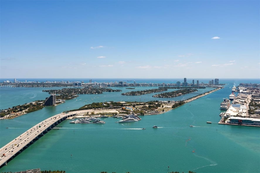 ONE THOUSAND MUSEUM CONDO,One Thousand Museum — 1000 BISCAYNE BLVD #5801