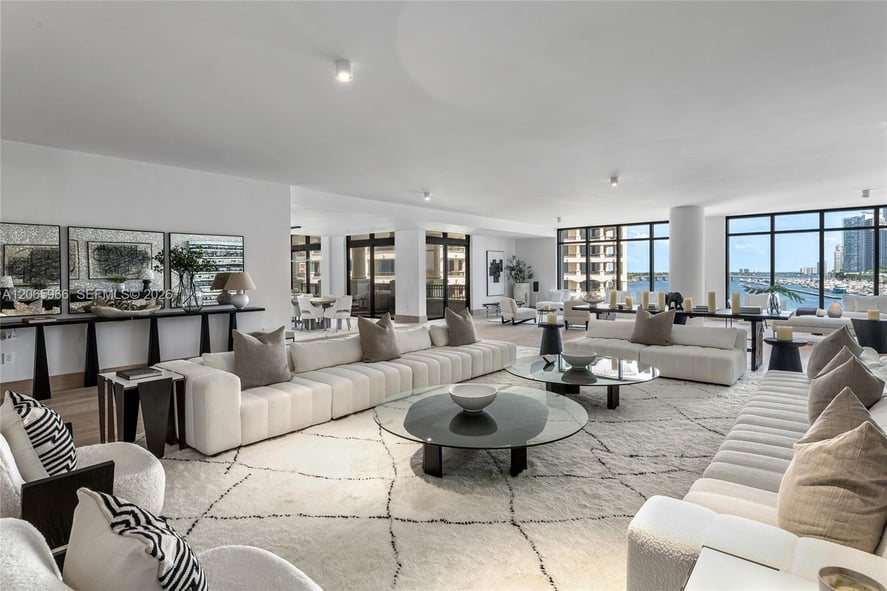 PALAZZO DEL SOL/DELLA LUN — 7061 FISHER ISLAND DR #7061