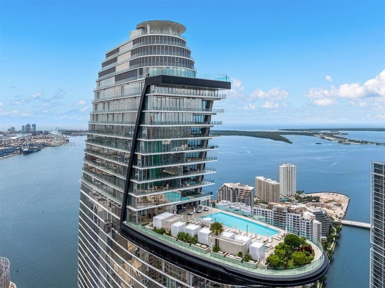 300 BISCAYNE BLVD WAY COND,Aston Martin — 300 BISCAYNE BOULEVARD WAY #5801C