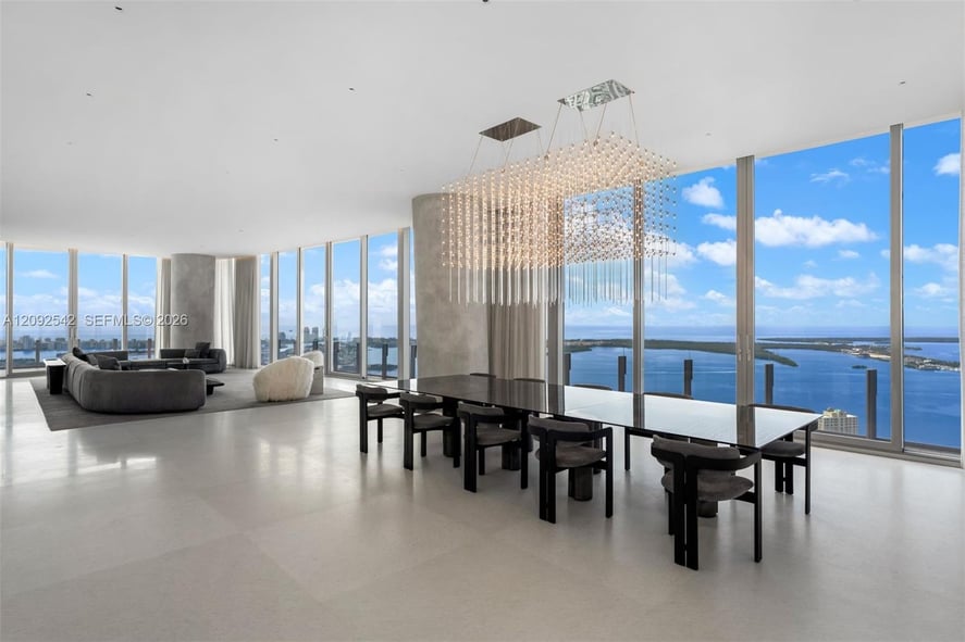 300 BISCAYNE BLVD WAY COND,Aston Martin — 300 BISCAYNE BOULEVARD WAY #5801C