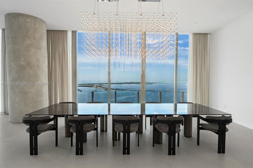 300 BISCAYNE BLVD WAY COND,Aston Martin — 300 BISCAYNE BOULEVARD WAY #5801C