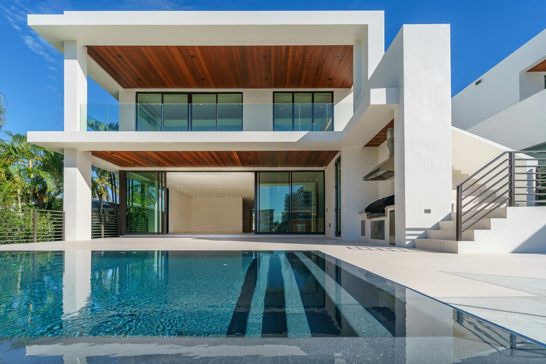A quiet ultra-luxury residence in South Florida