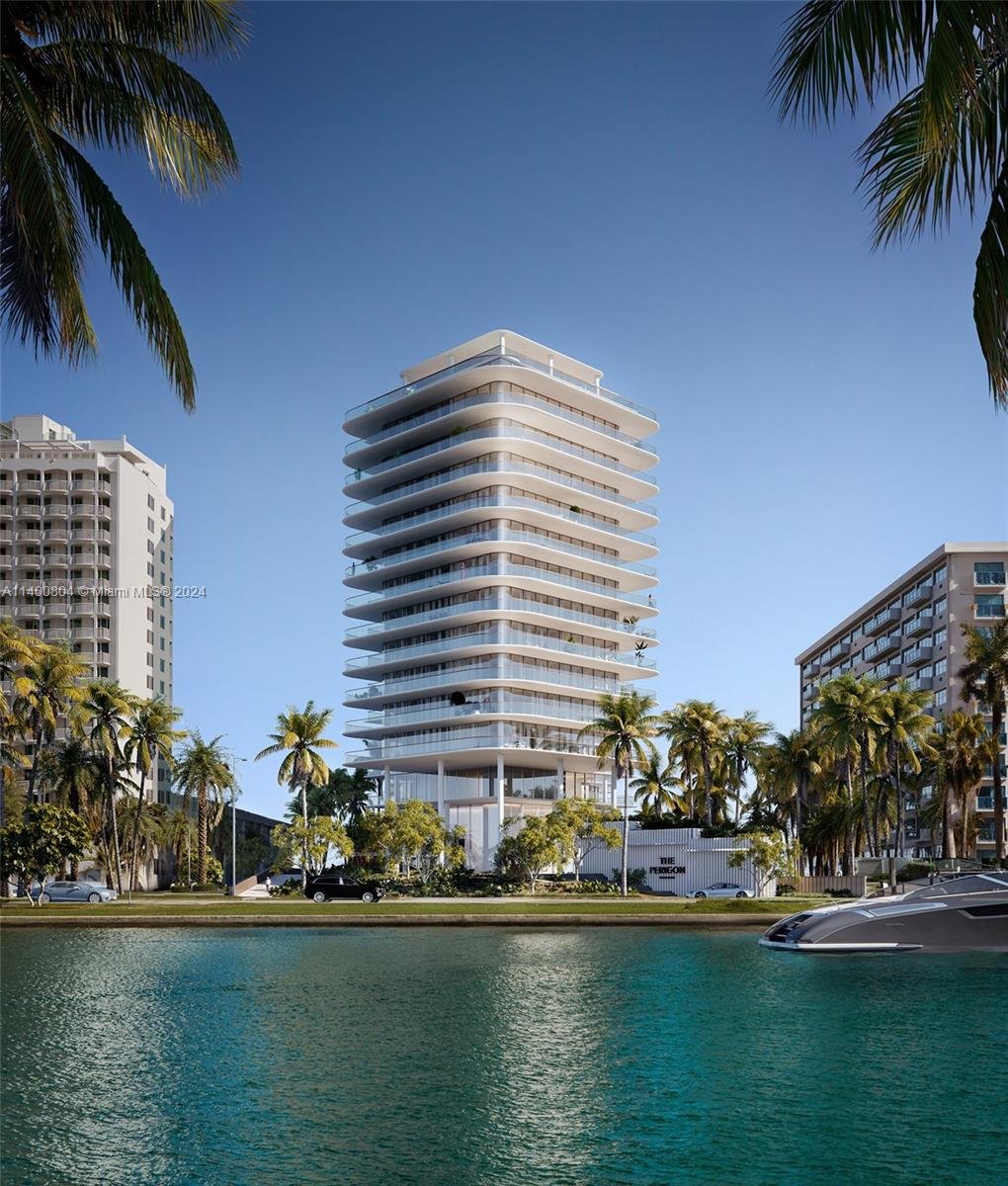 5333 COLLINS AVE #906