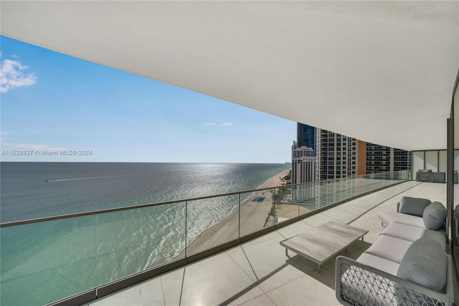 18975 COLLINS AVE #2000
