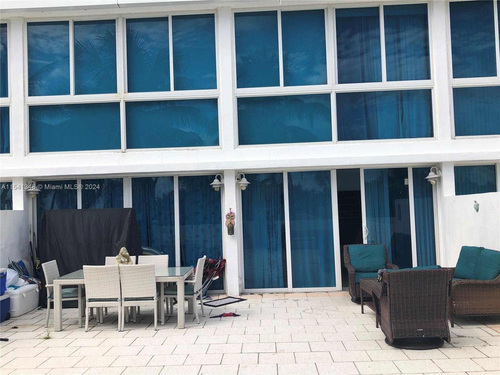 5445 COLLINS AVE #TH2
