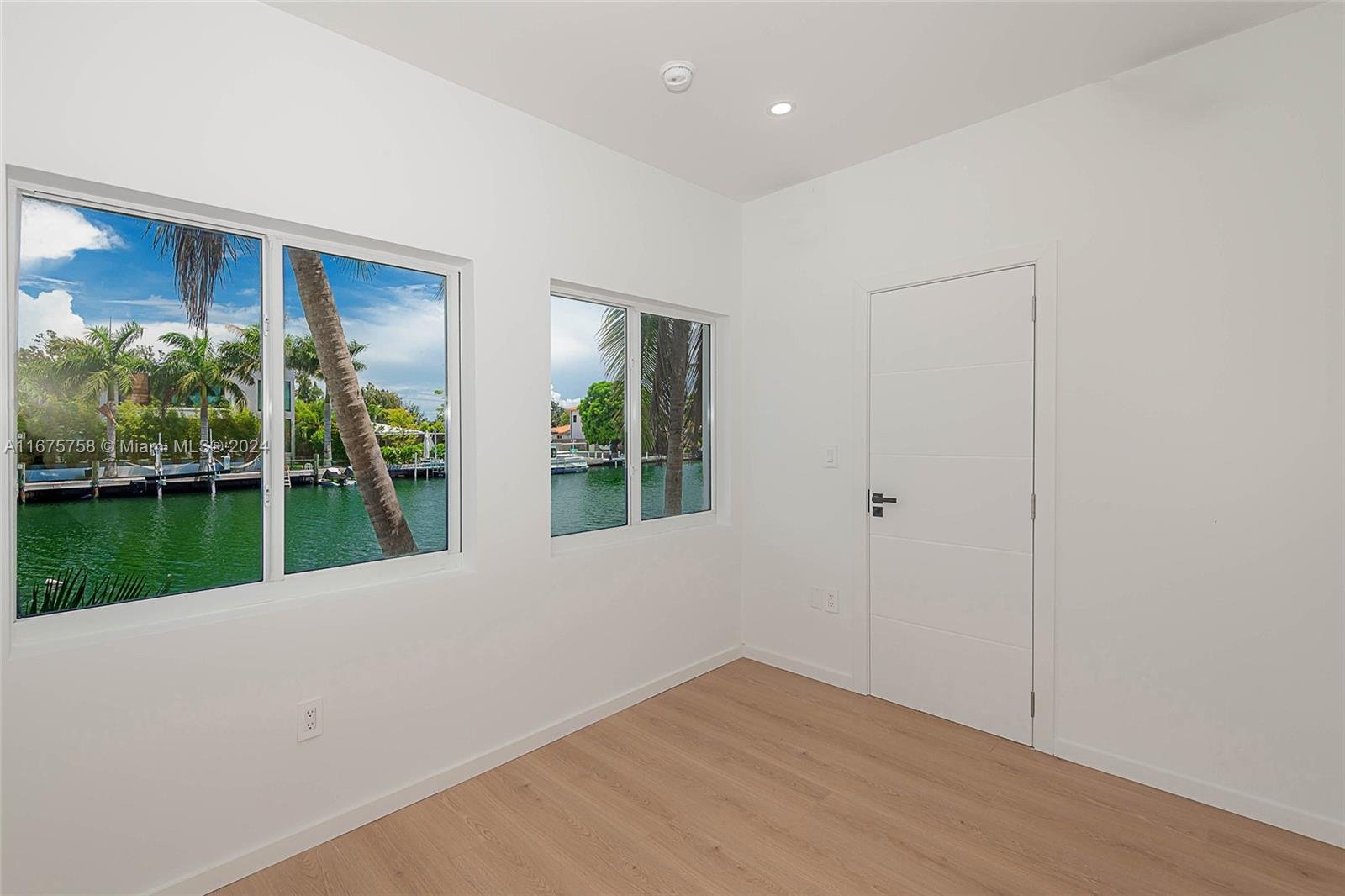 1975 CALAIS DR