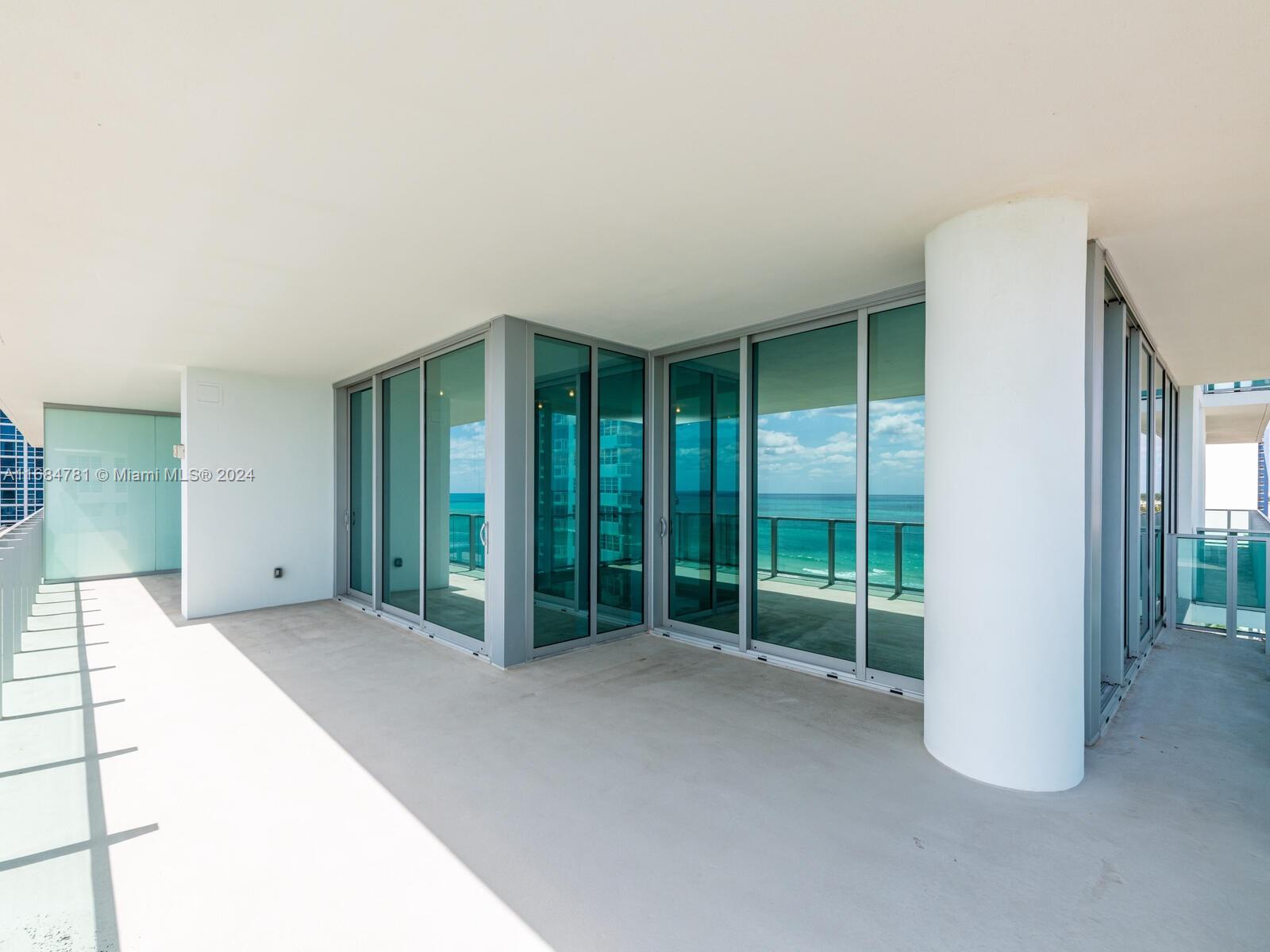 6901 COLLINS AVE #701