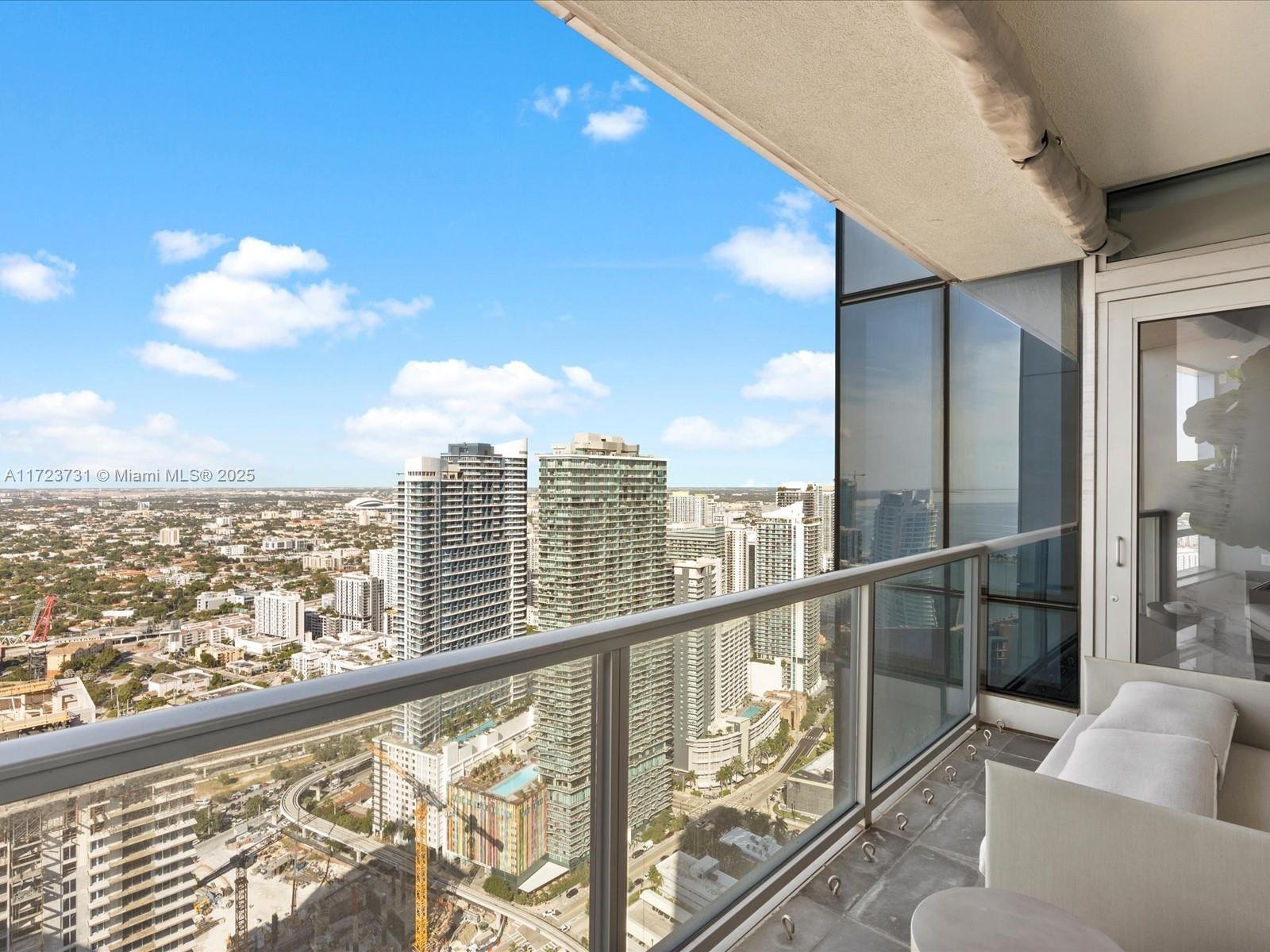 1425 BRICKELL AVE #52BC