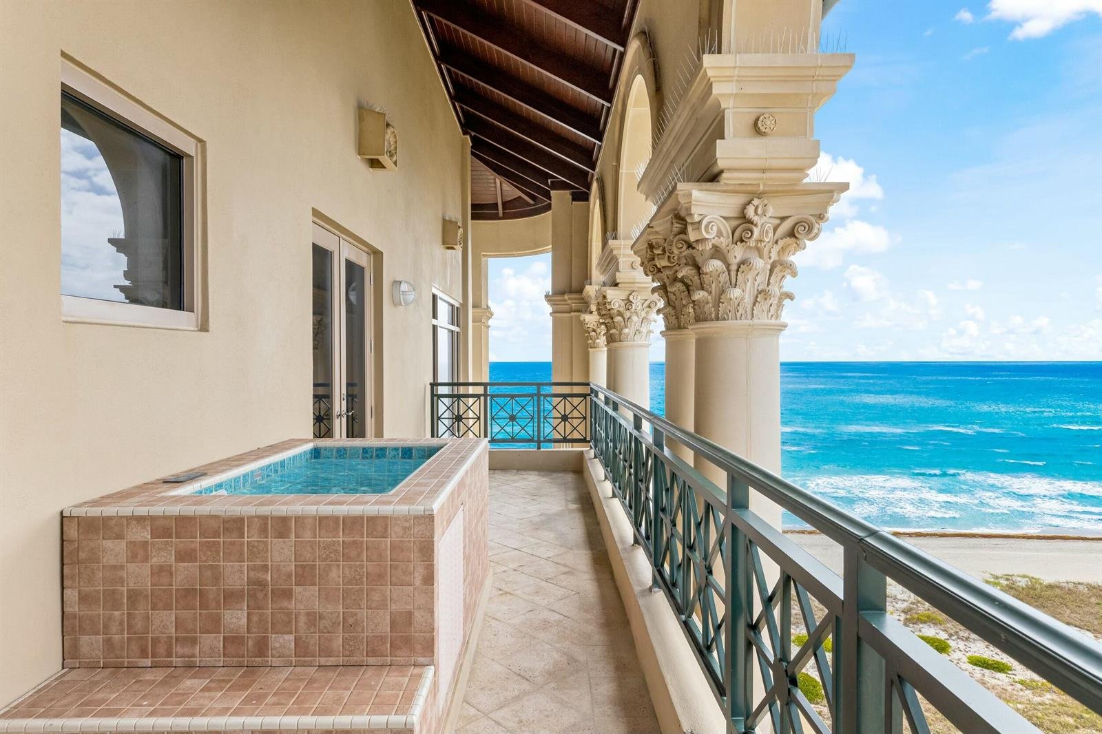 2500 OCEAN #903