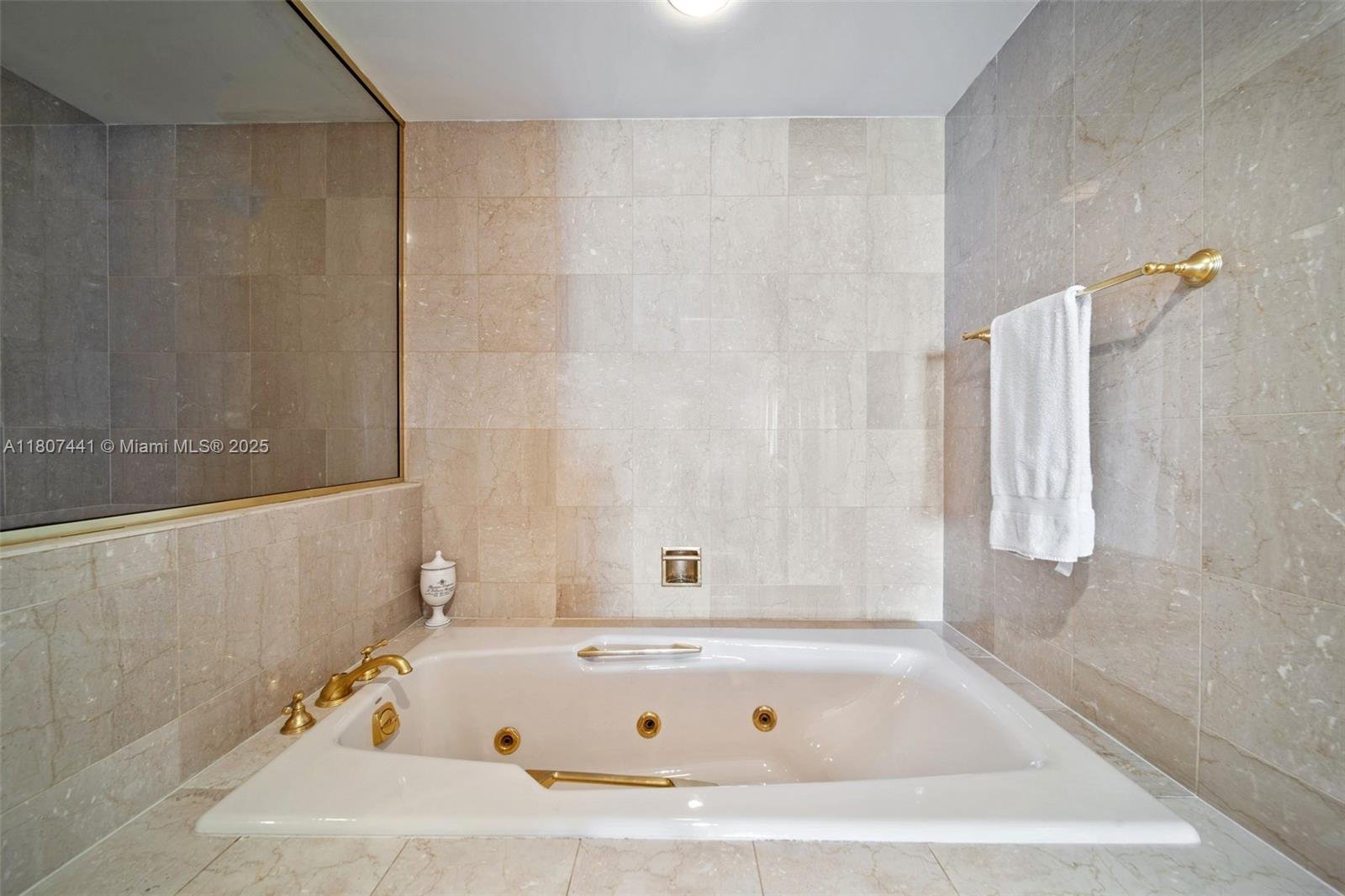 5235 FISHER ISLAND DR #5235
