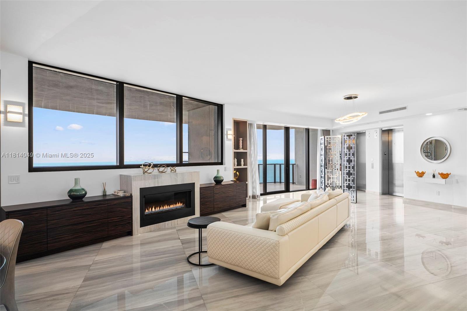18555 COLLINS AVE #2105
