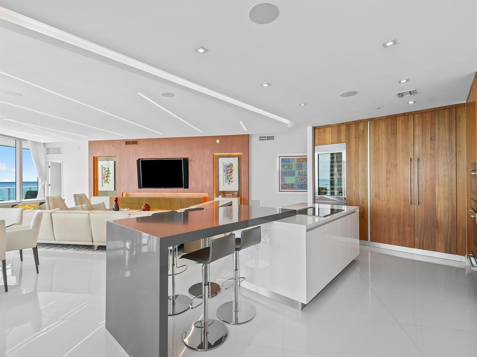 701 FORT LAUDERDALE BEACH #902