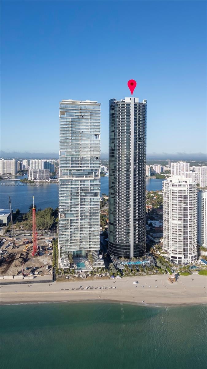 18555 COLLINS AVE #2303
