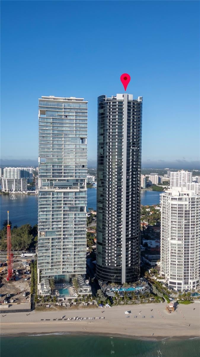 18555 COLLINS AVE #2303