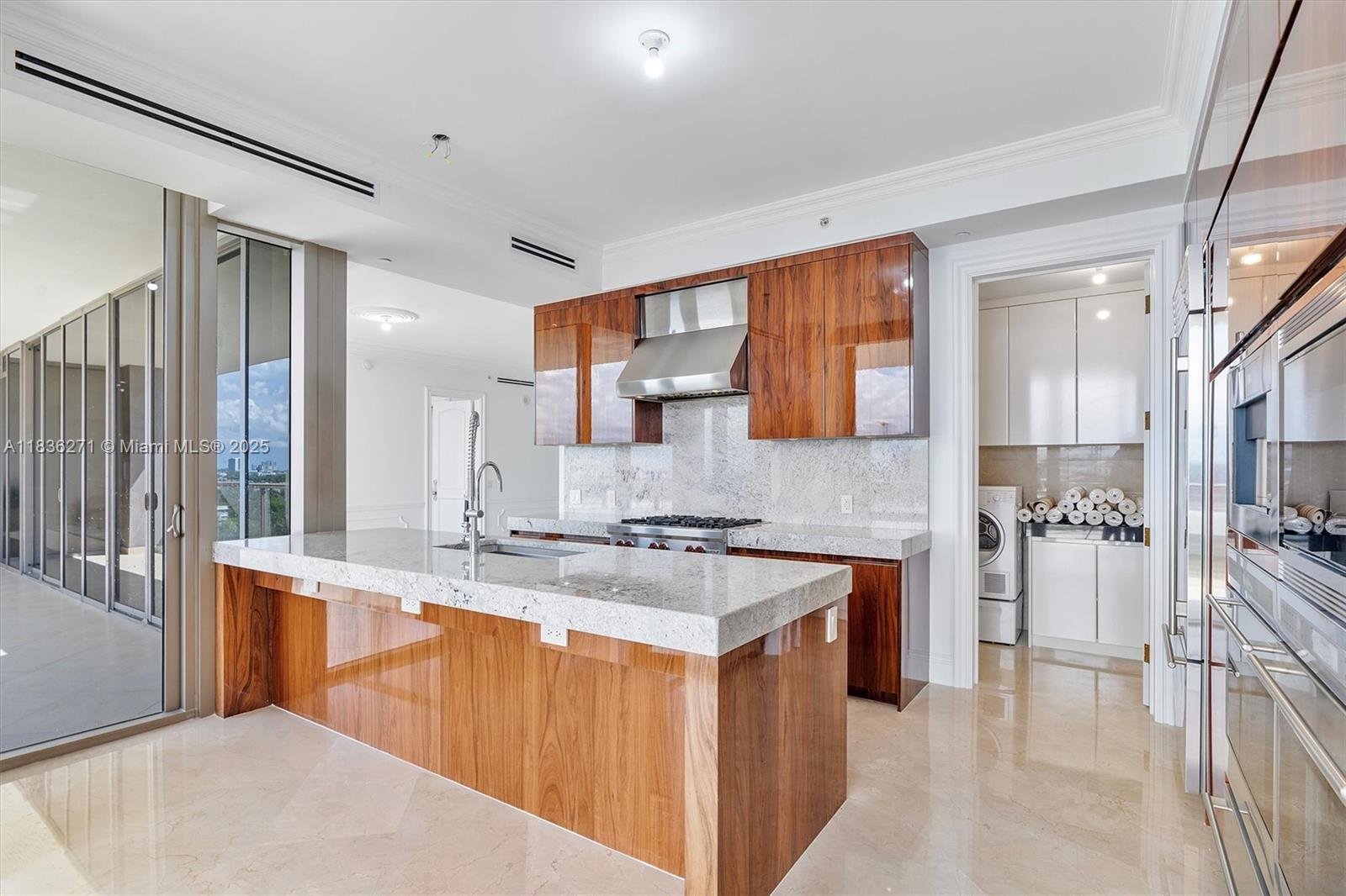 9701 COLLINS AVE #802S