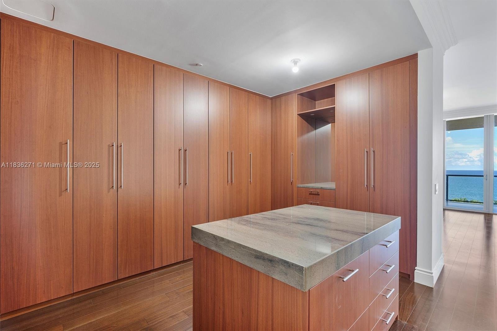 9701 COLLINS AVE #802S