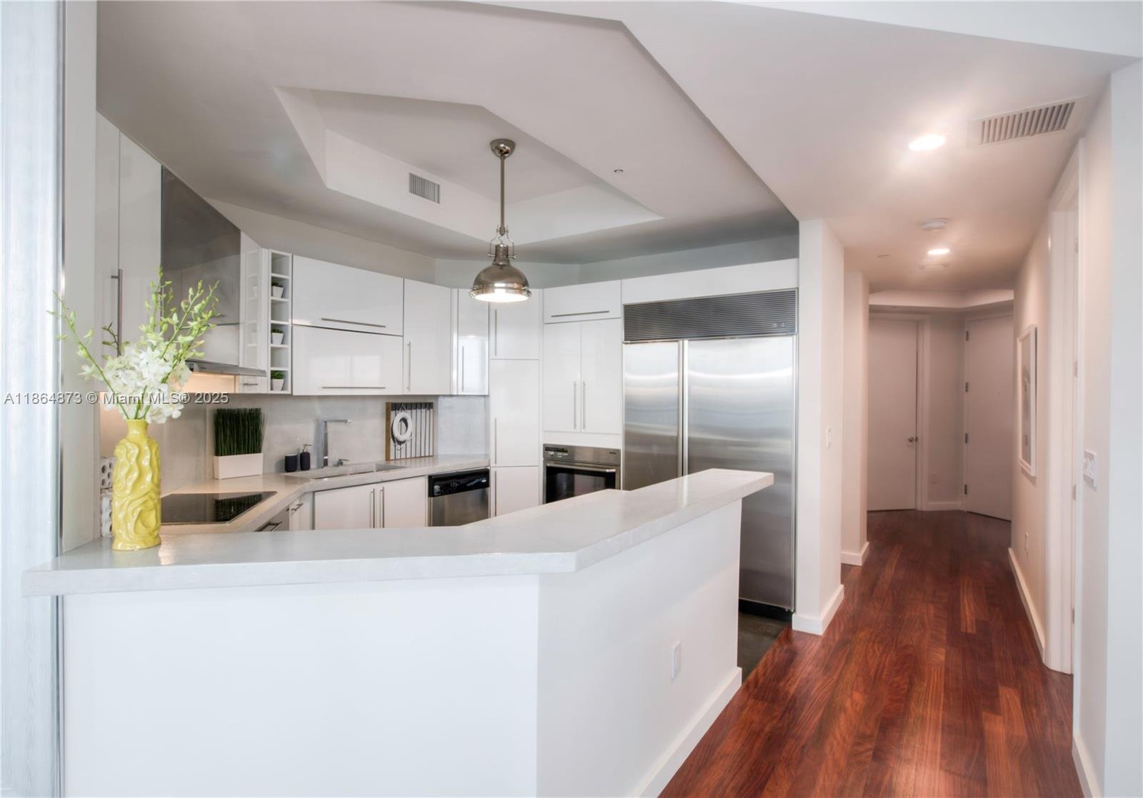 100 POINTE DR #1501