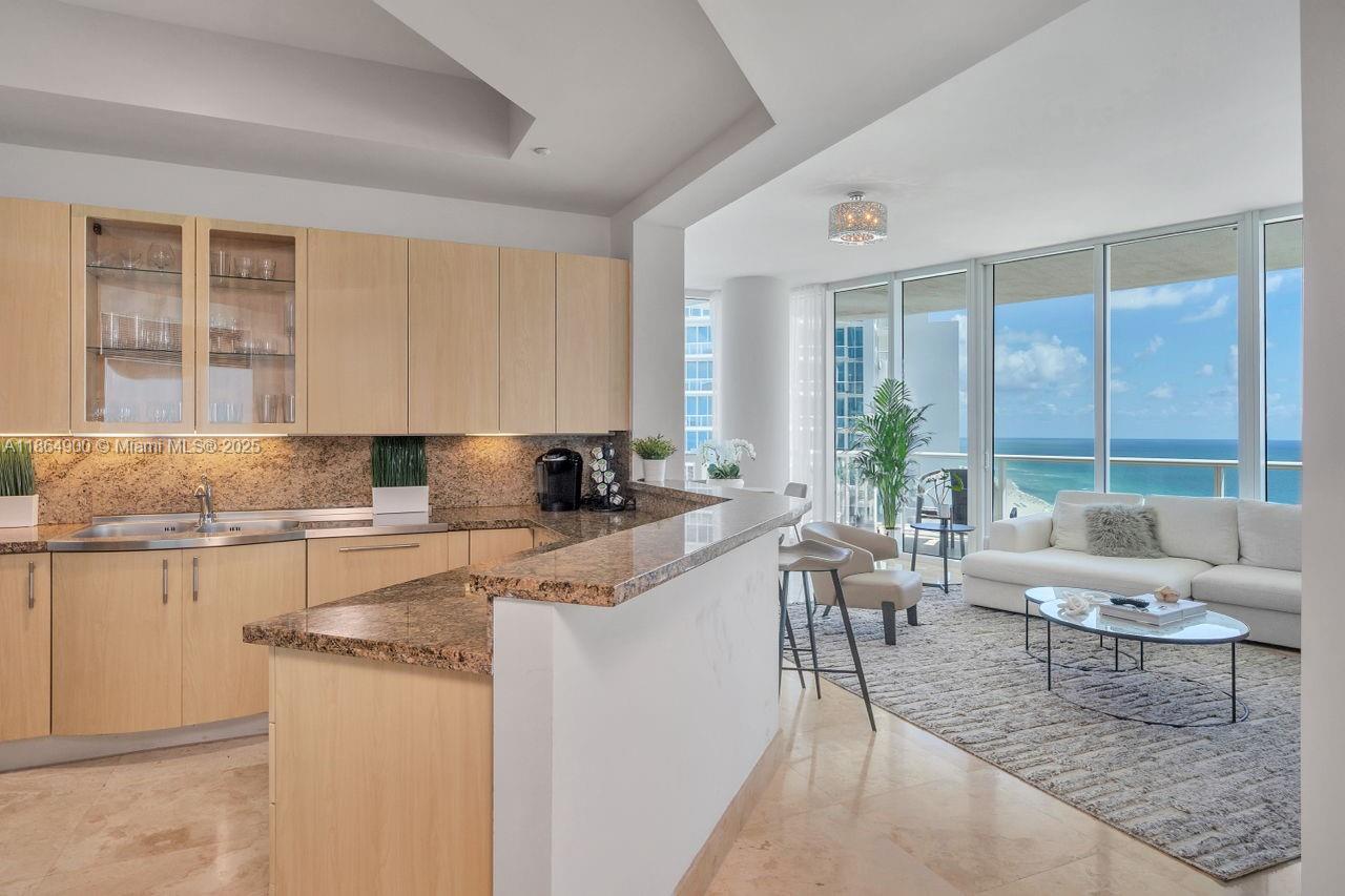 100 POINTE DR #2208