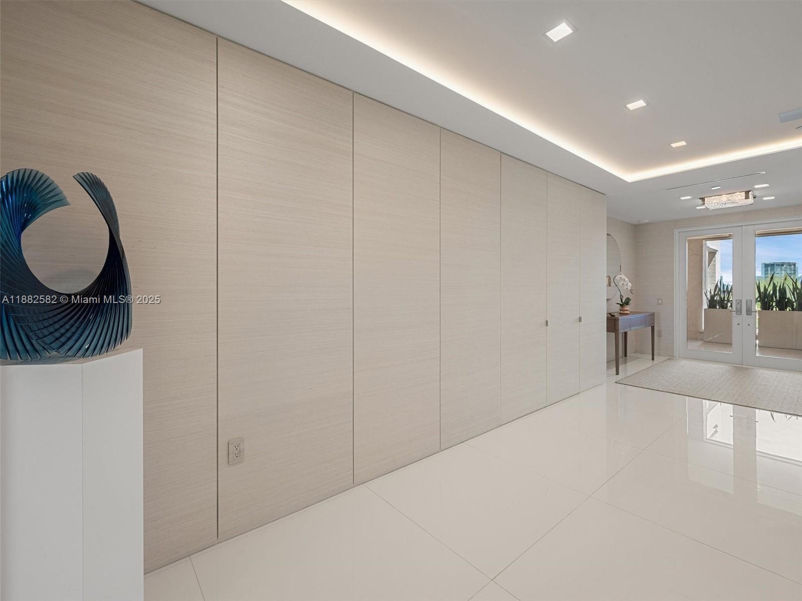 5053 FISHER ISLAND DR #5053