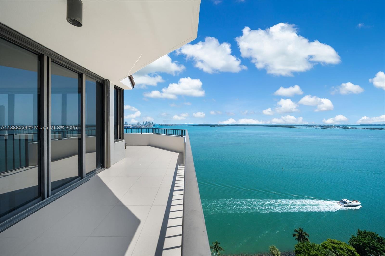 520 BRICKELL KEY DRIVE #UPH-03