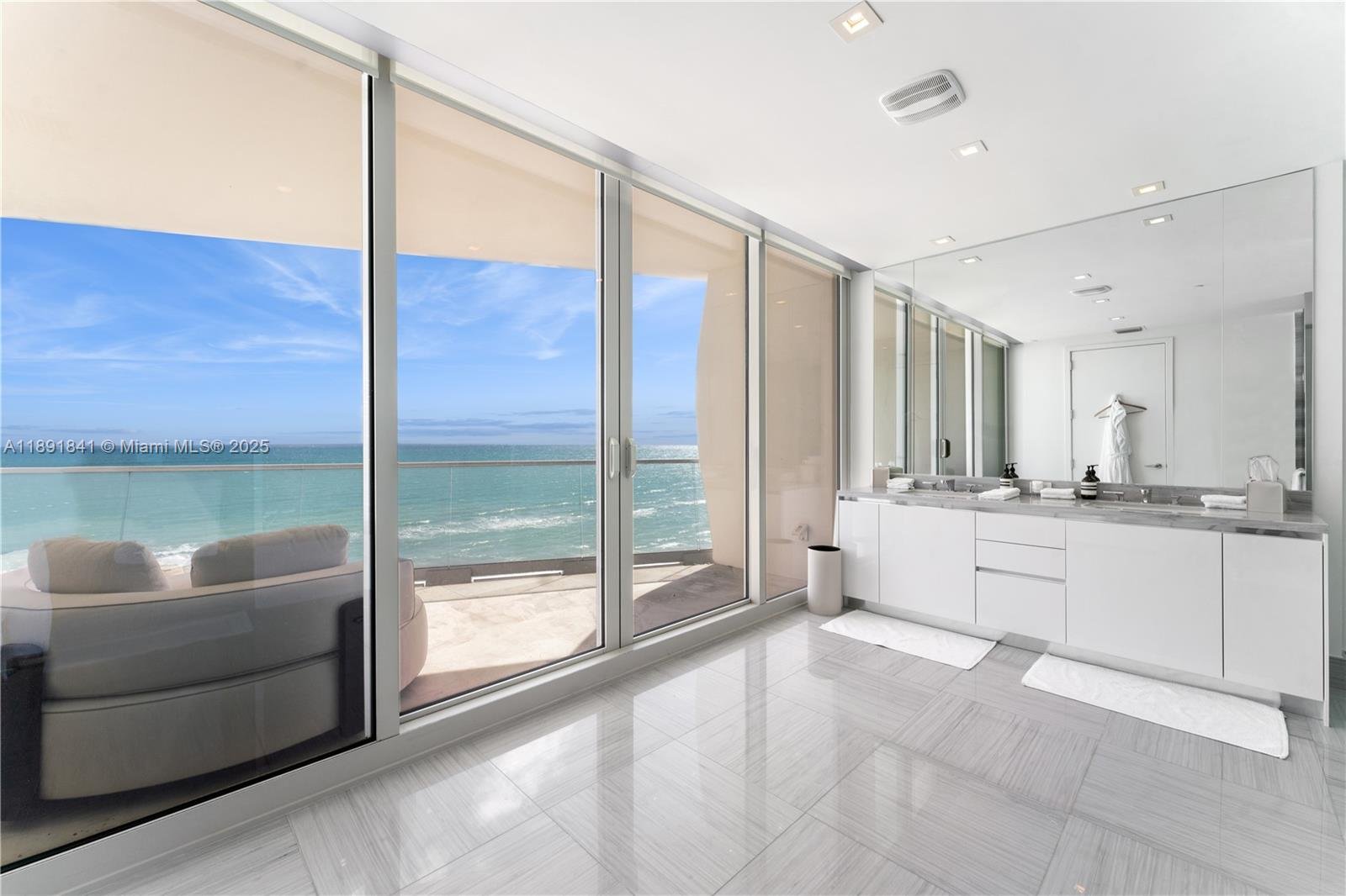 16901 COLLINS AVE #805