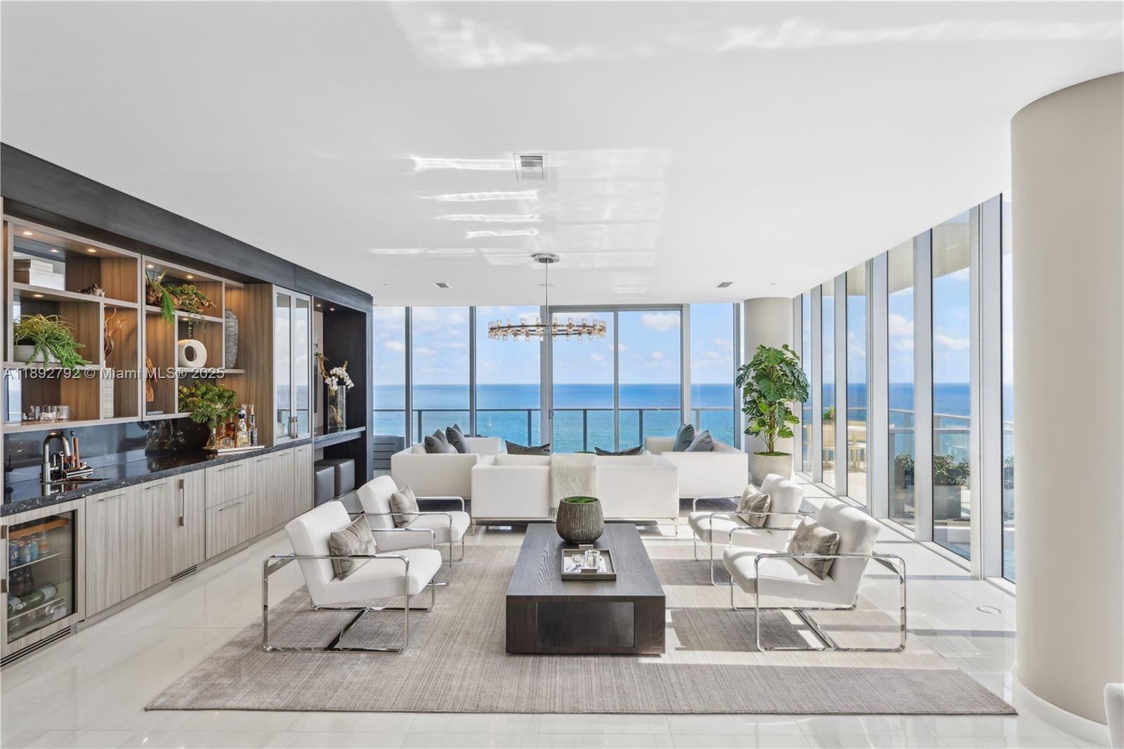 2200 OCEAN BLVD #S2301