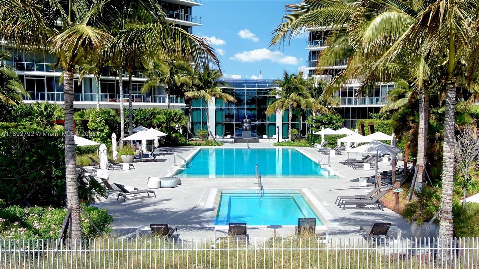2200 OCEAN BLVD #S2301