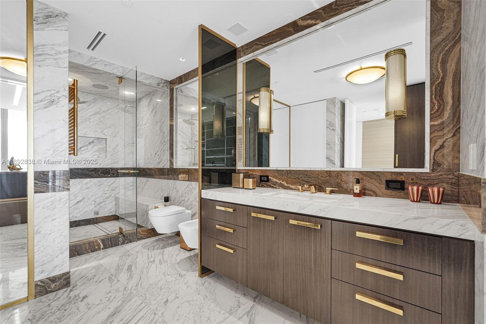 9701 COLLINS AVE #2104S
