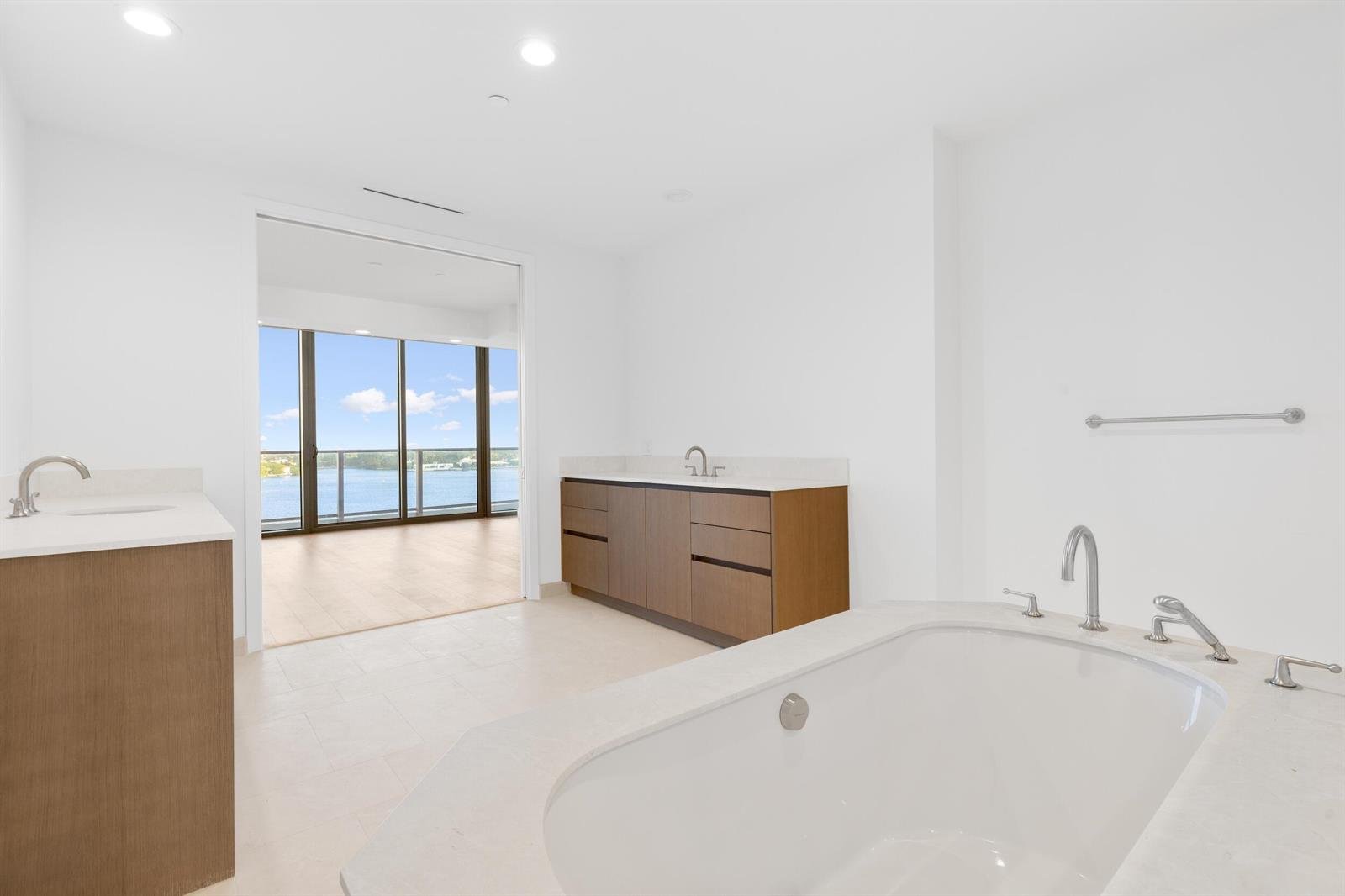 1333 FLAGLER #602