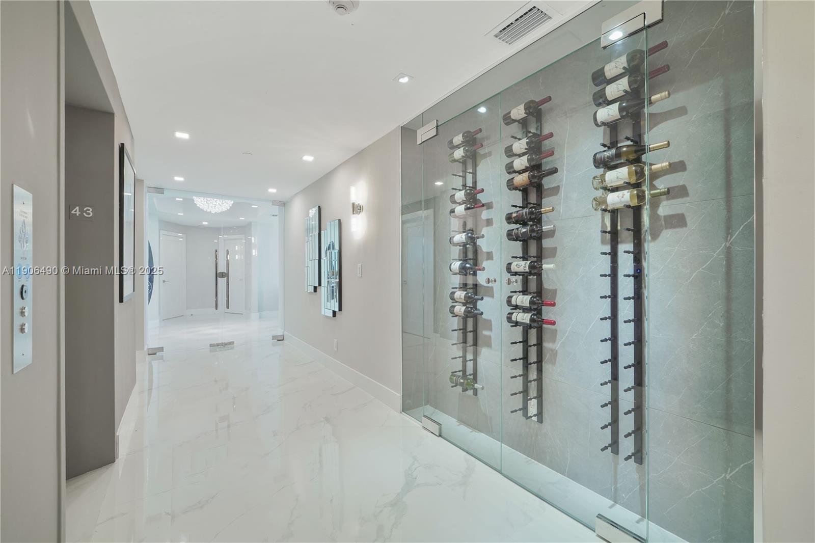300 POINTE DR #4306