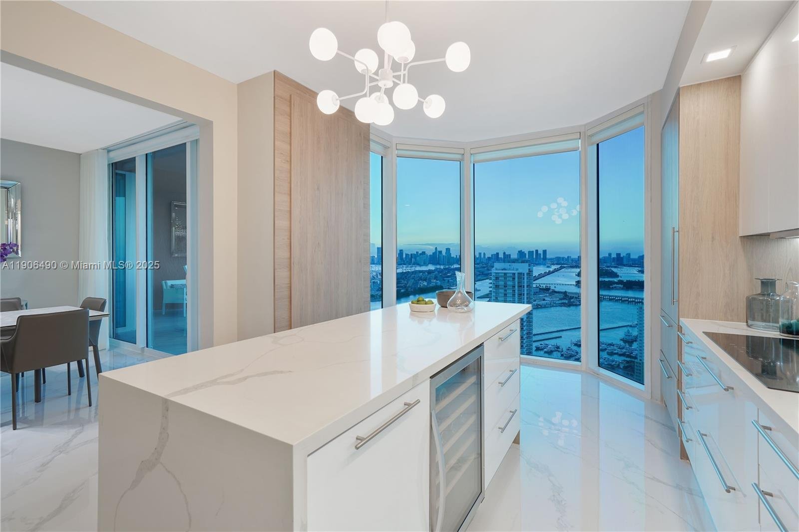 300 POINTE DR #4306