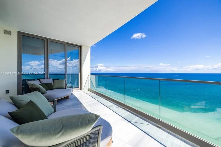 17901 COLLINS AVE #2604