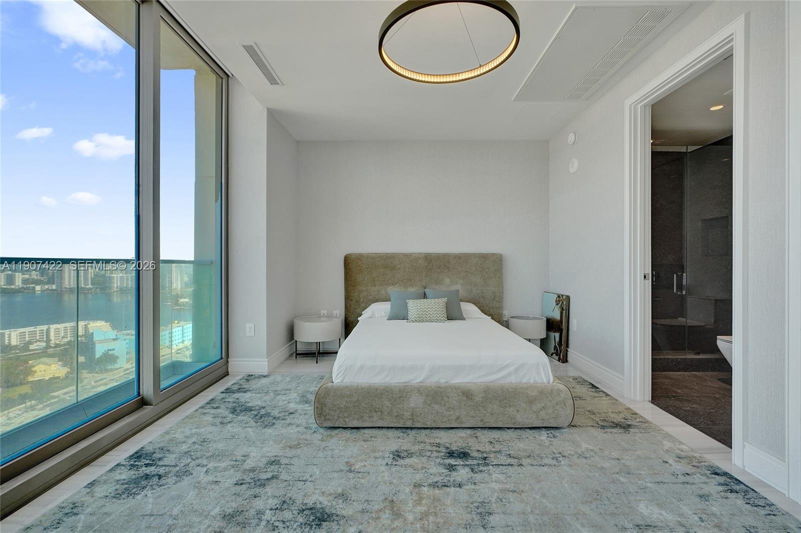 17901 COLLINS AVE #2604