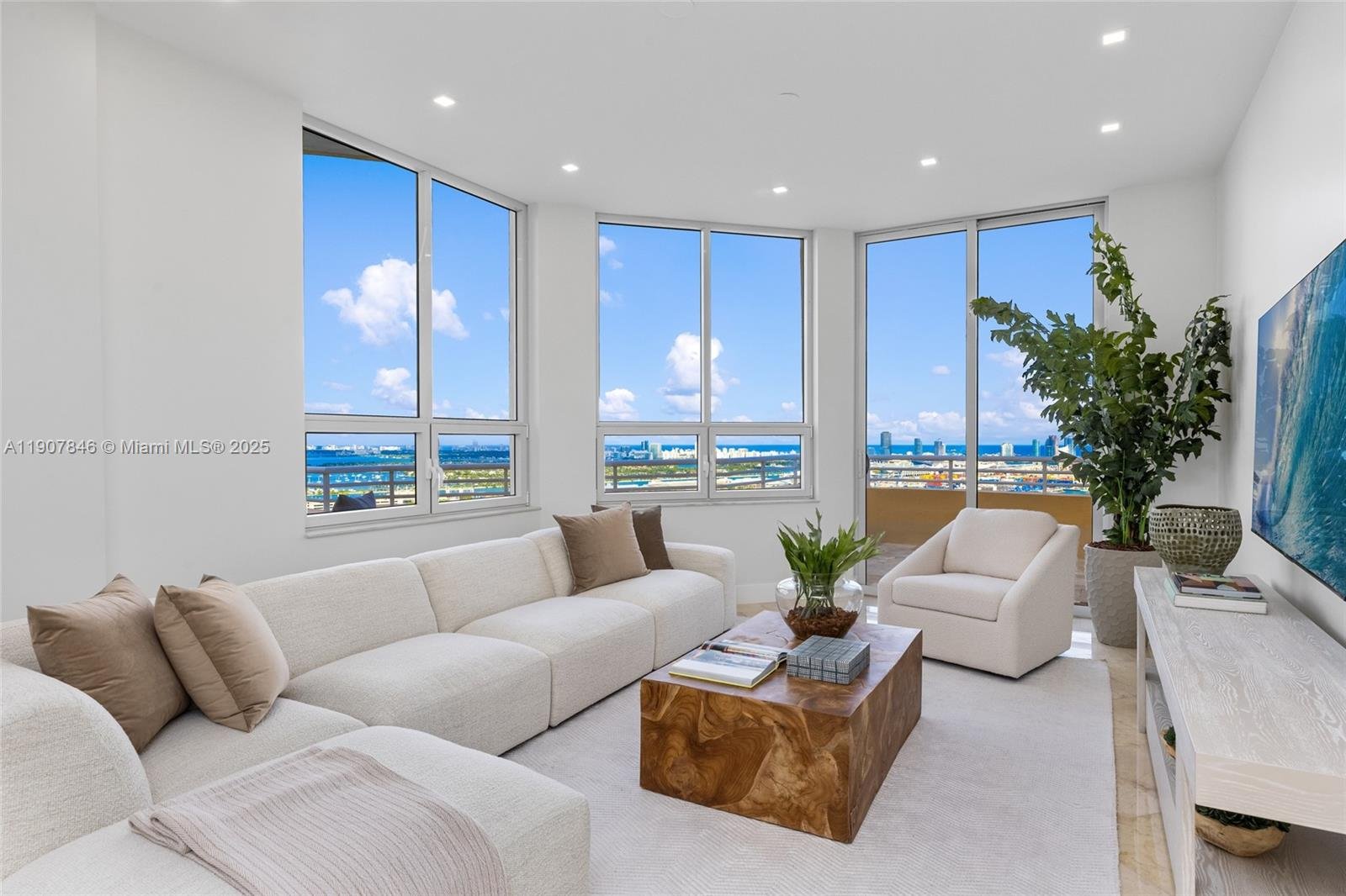 808 BRICKELL KEY DR #3901