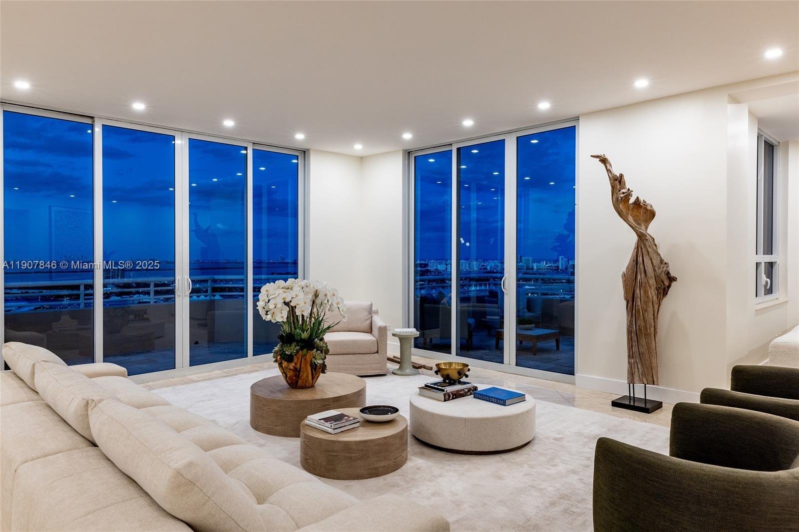 808 BRICKELL KEY DR #3901