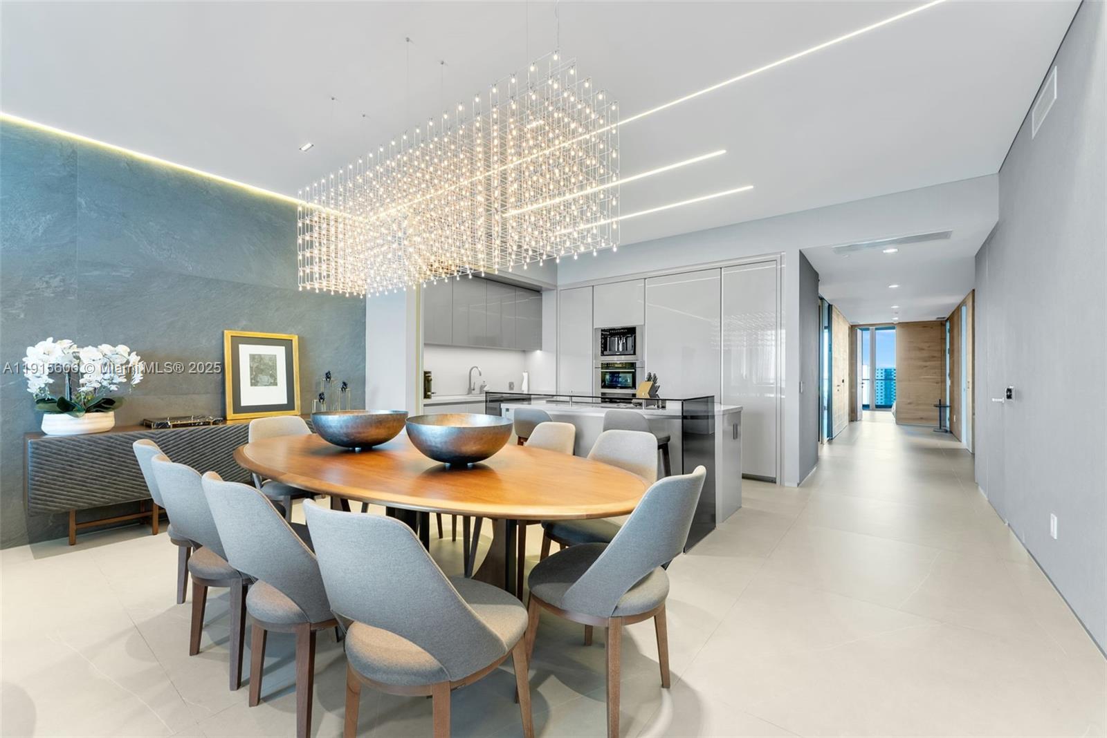 18975 COLLINS AVE #1002