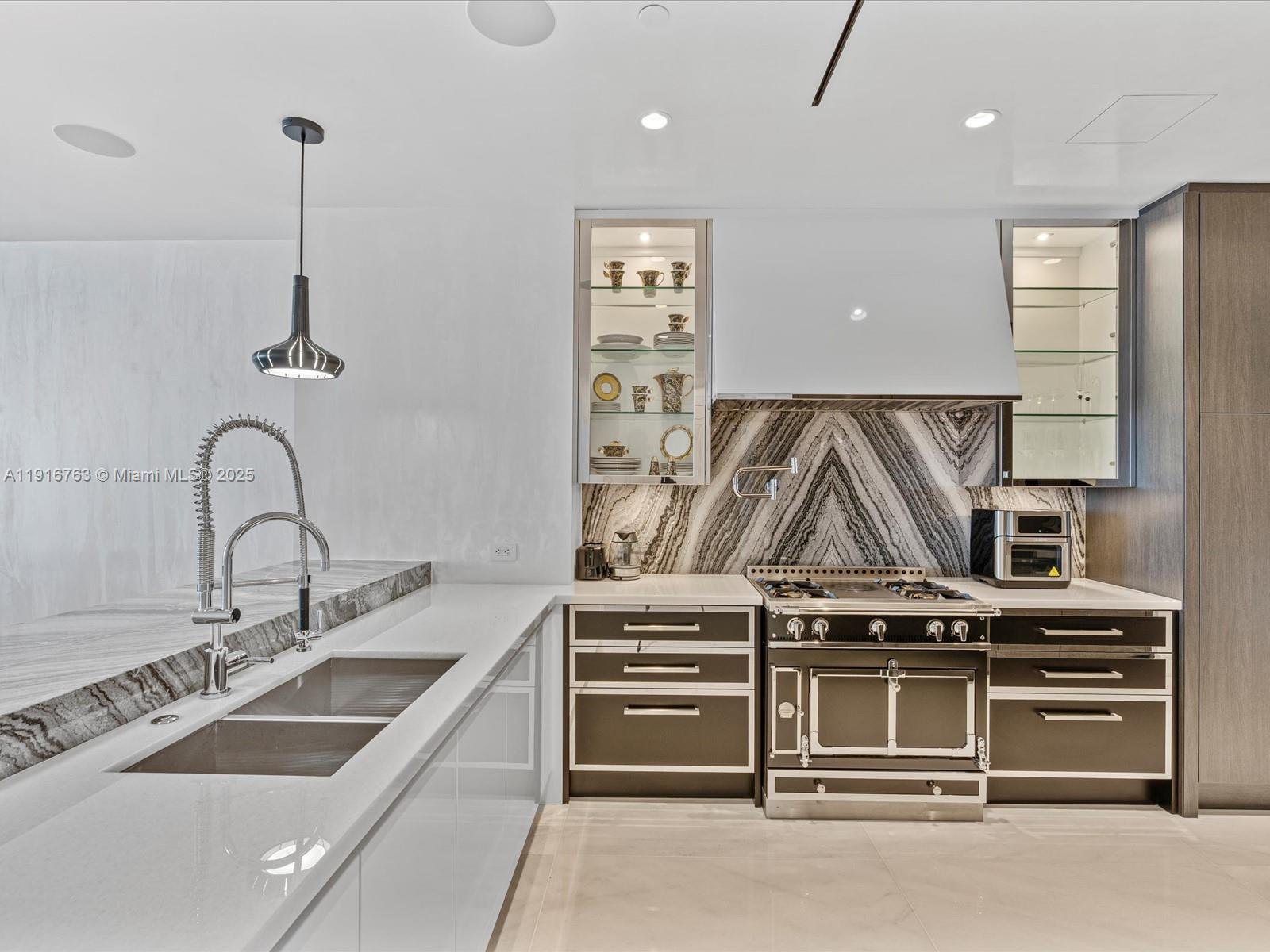 17901 COLLINS AVE #2602