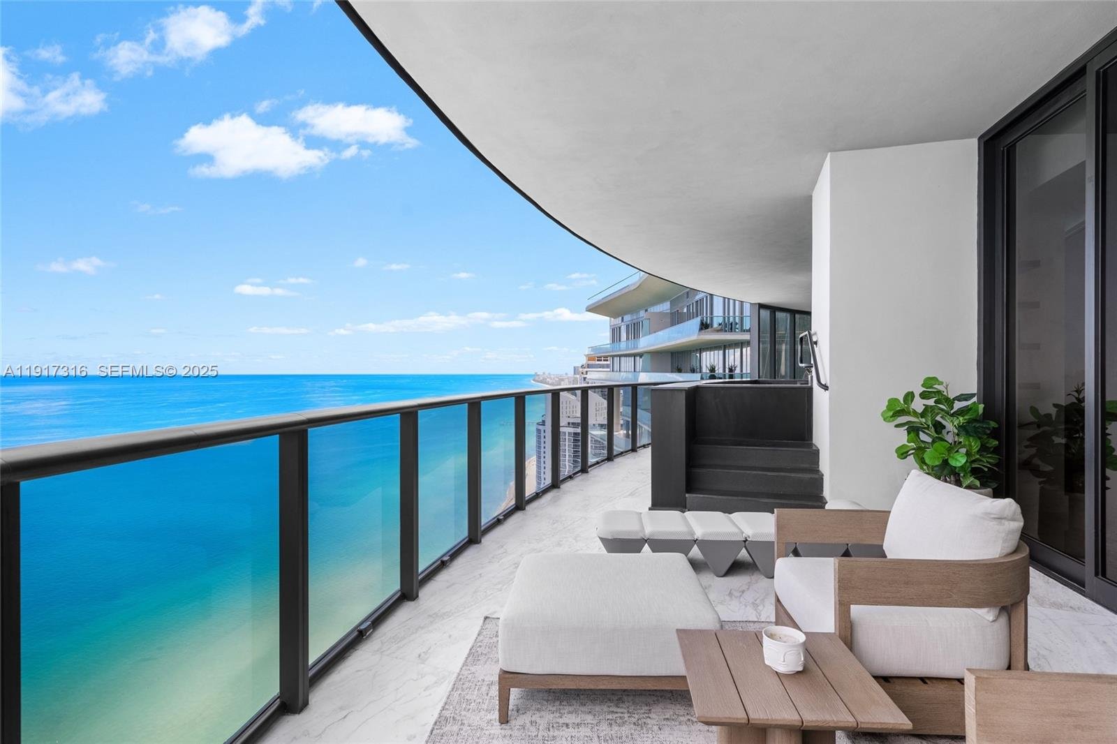 18555 COLLINS AVE #5501