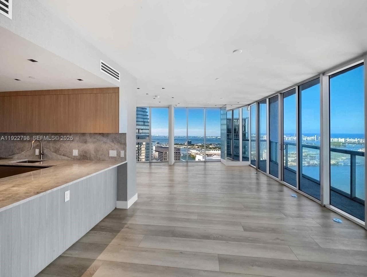 465 BRICKELL AVE #5701