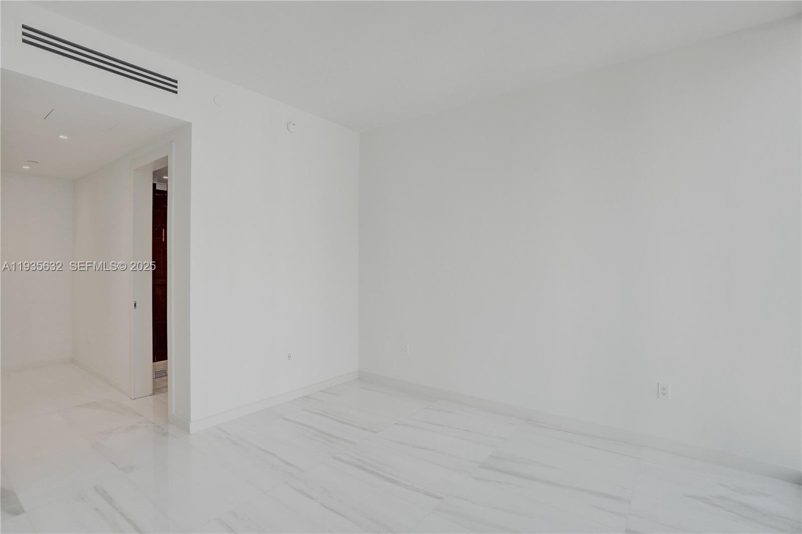 300 BISCAYNE BOULEVARD WAY #3704C