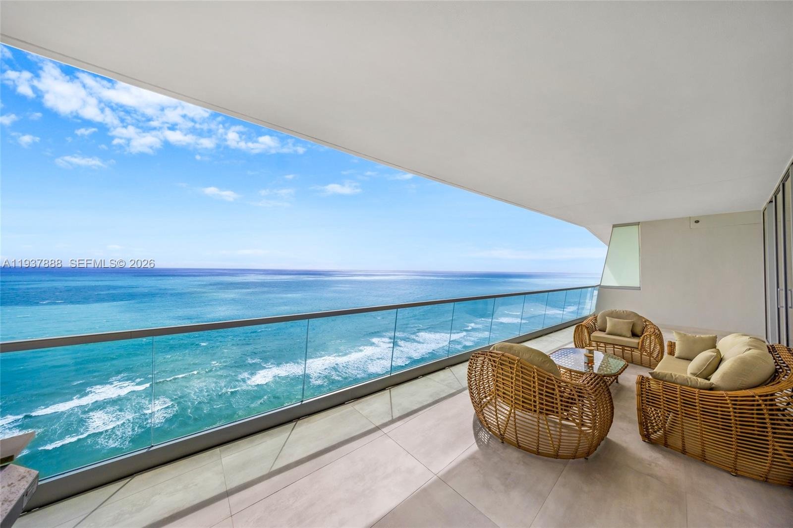 18501 COLLINS AVE #2502
