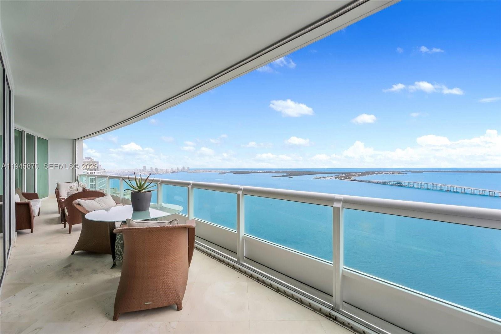 1643 BRICKELL AVE #3904