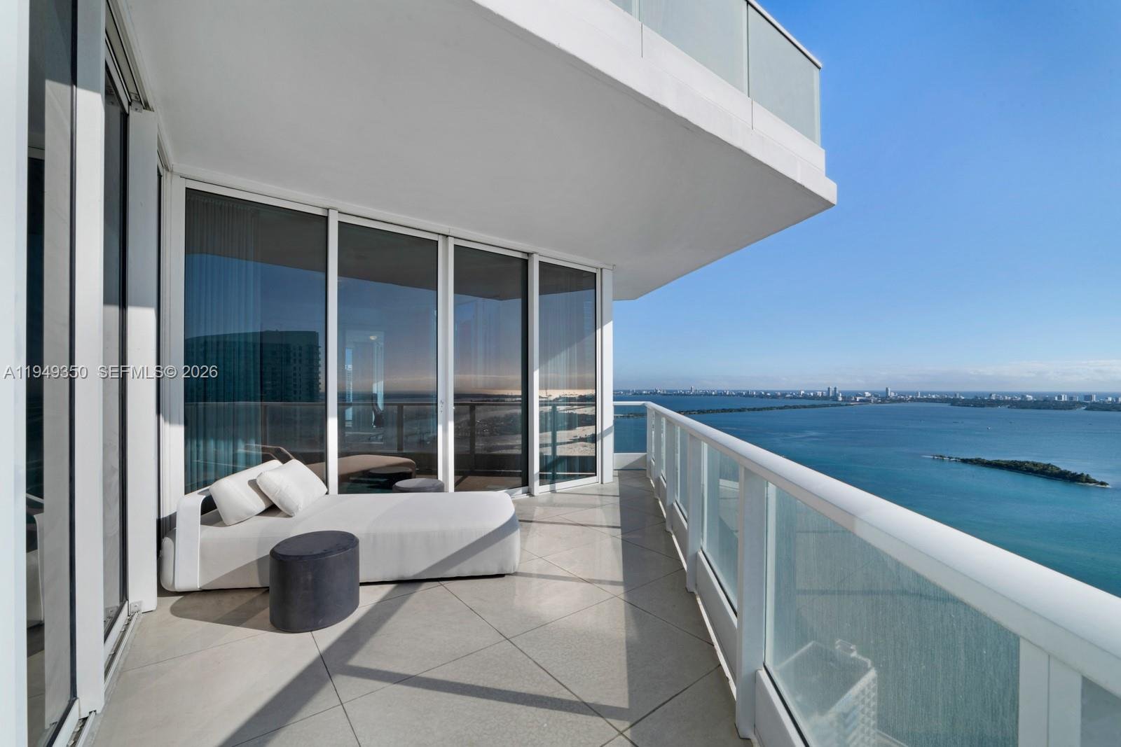 2020 BAYSHORE DR #PH4302