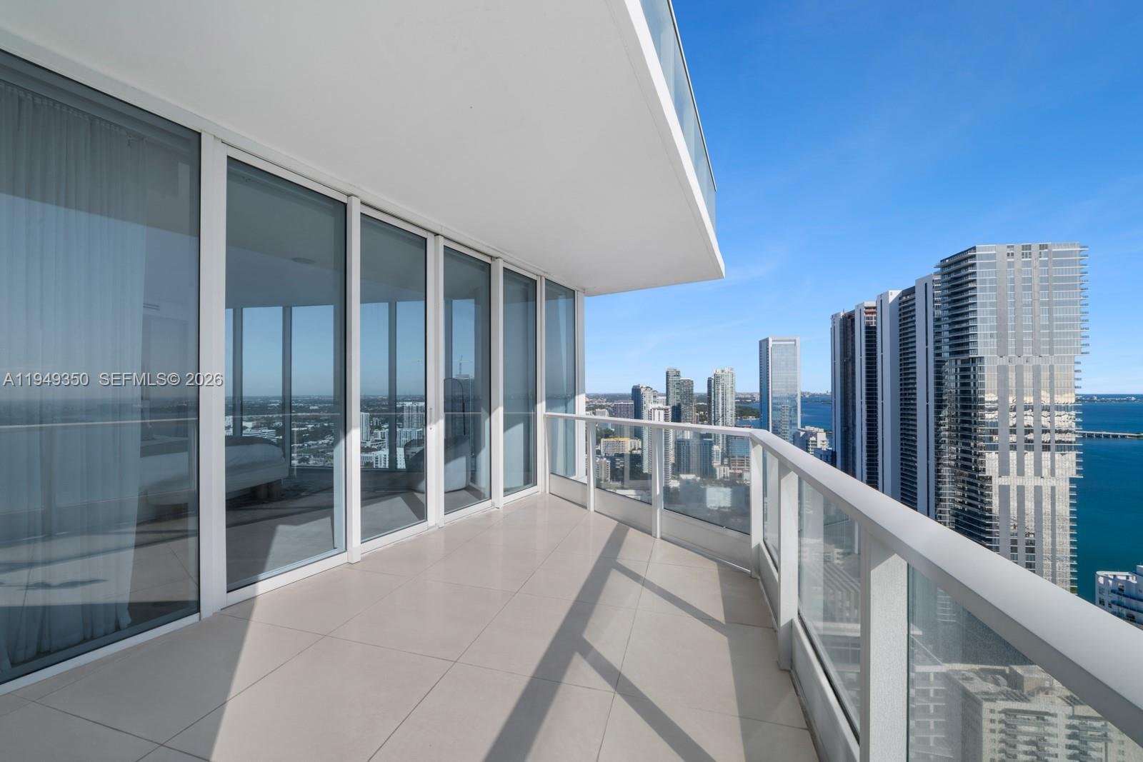 2020 BAYSHORE DR #PH4302