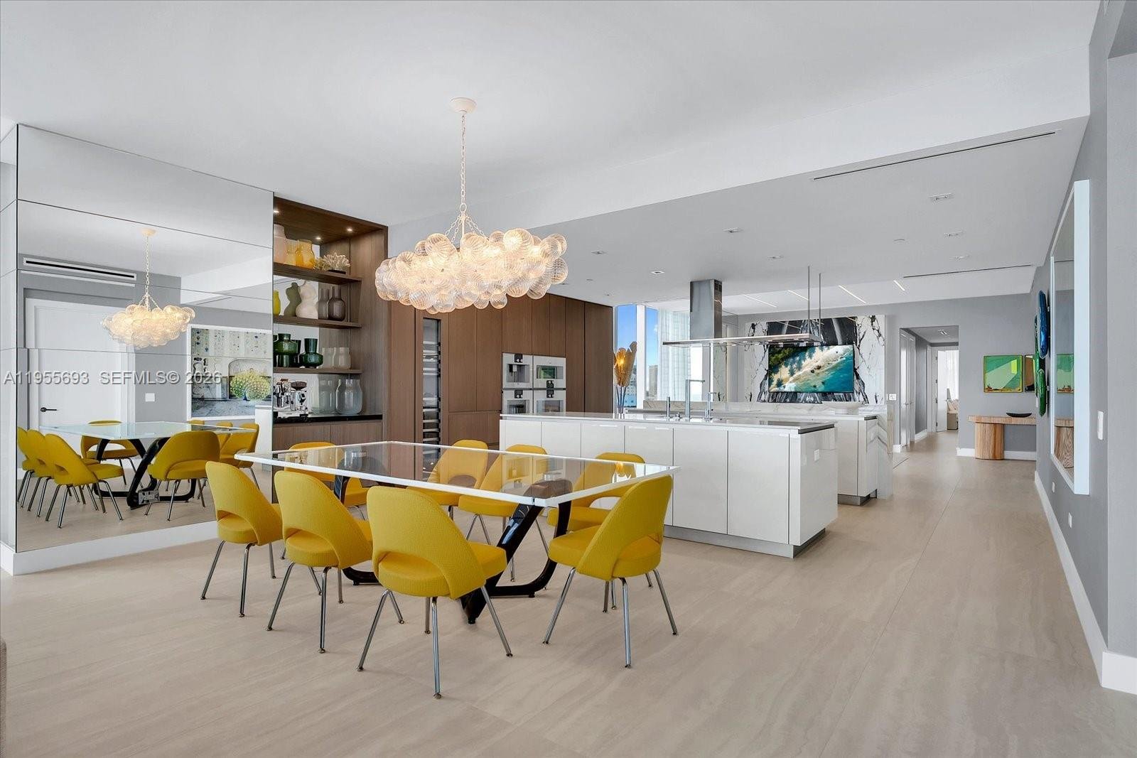 18501 COLLINS AVE #704
