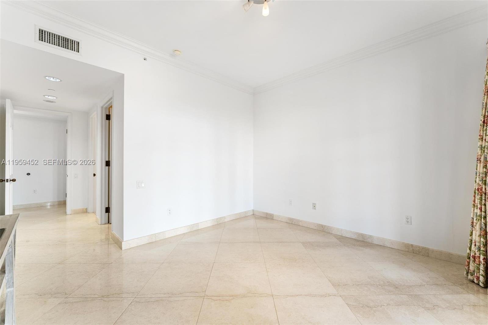 7600 FISHER ISLAND DR #7662