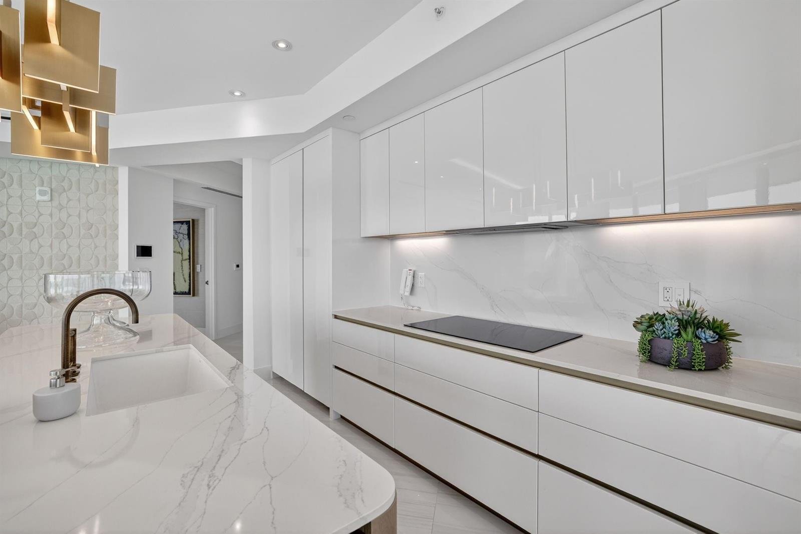 525 FORT LAUDERDALE BEACH #901