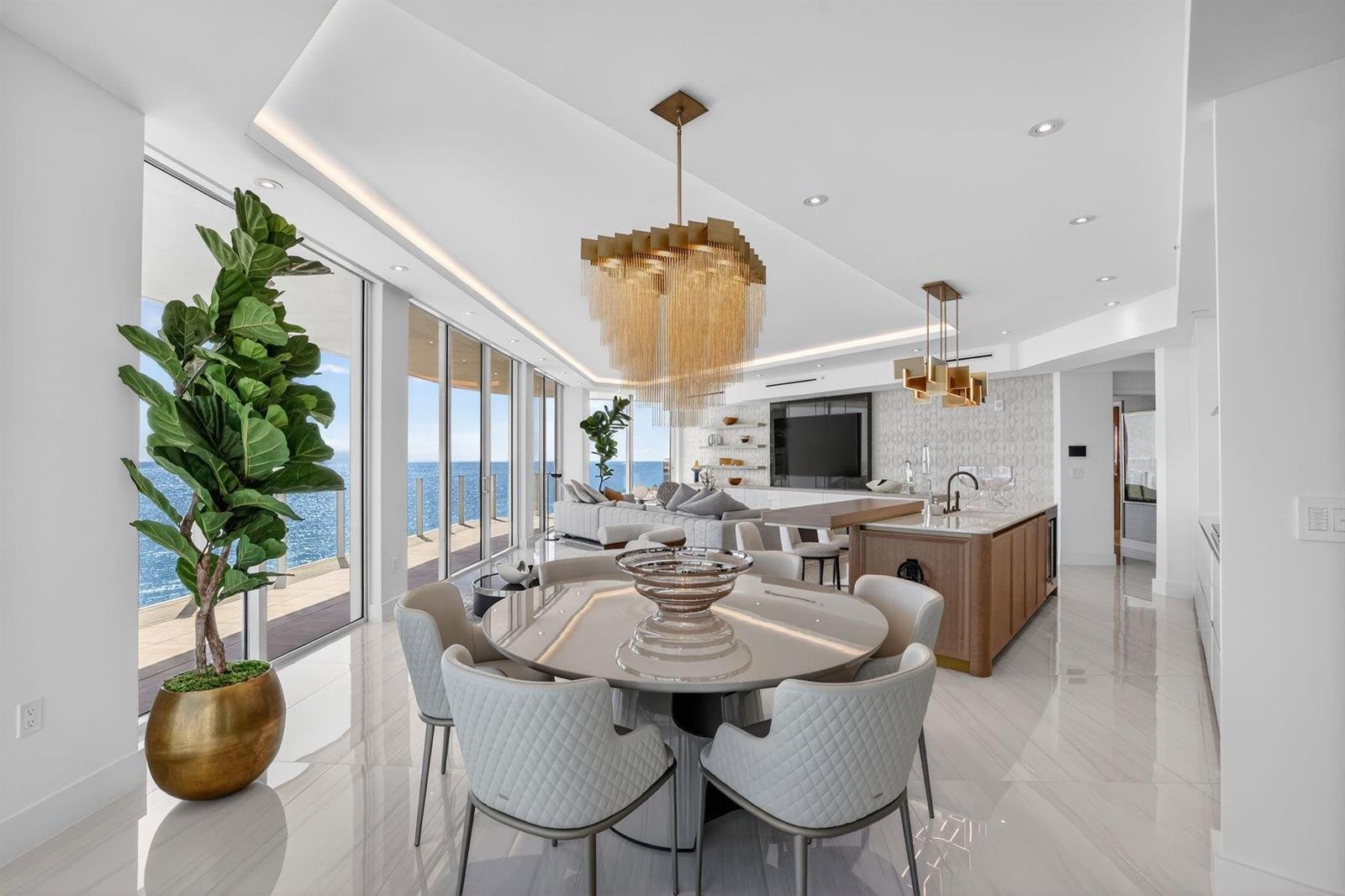 525 FORT LAUDERDALE BEACH #901