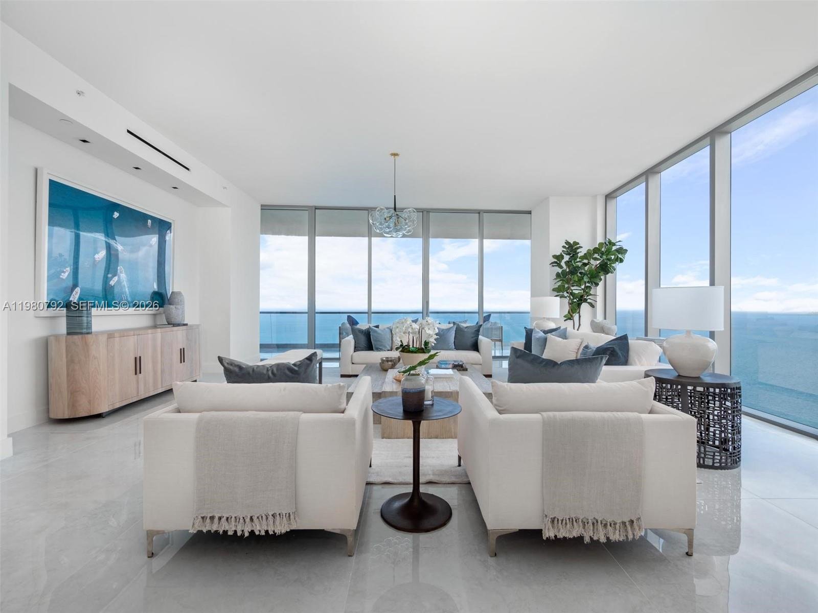 18501 COLLINS AVE #4304