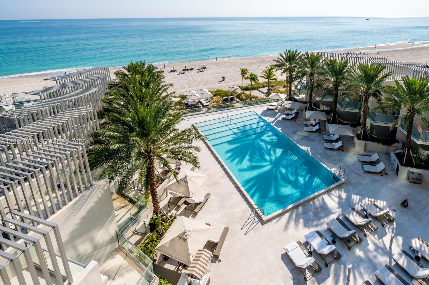 18501 COLLINS AVE #4304